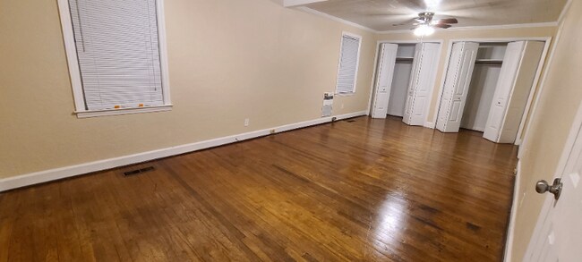 Foto del edificio - 299 N Lexington St