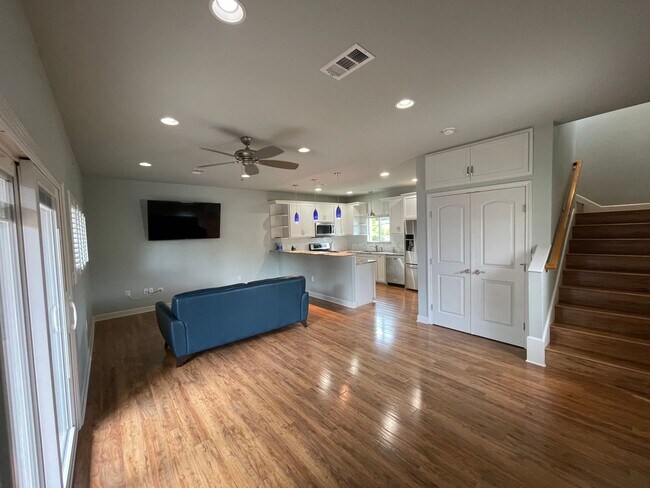 Foto del edificio - Amazing detached 2/2.5 duplex in Central Austin!!!