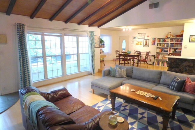 Foto del interior - 2503 Tulare Ave