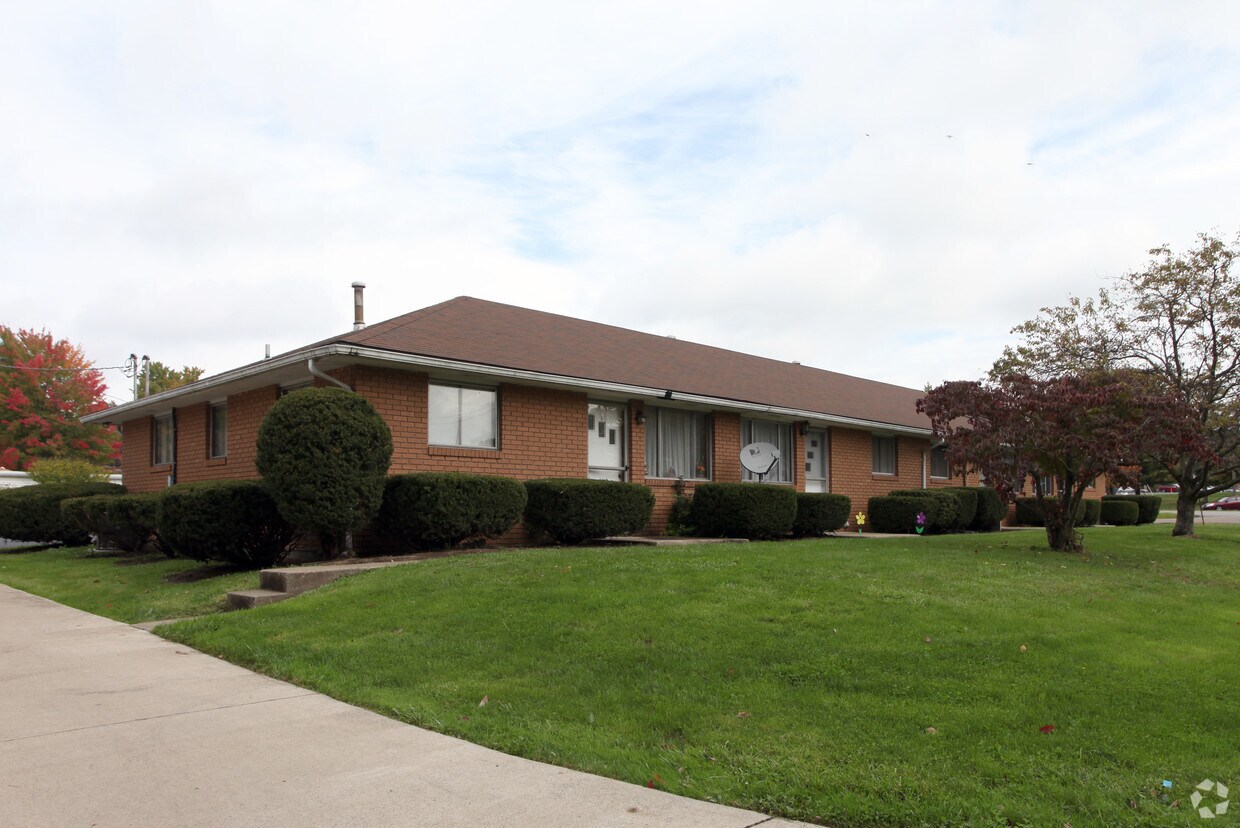 Foto del edificio - 2179-2193 Revere Dr