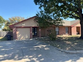 Building Photo - 4504 Spinnaker Ct