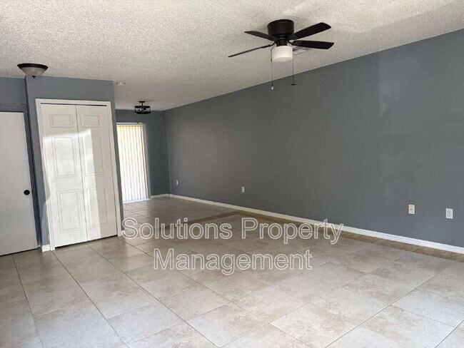 Foto del edificio - 1300 Arlington Ln NE