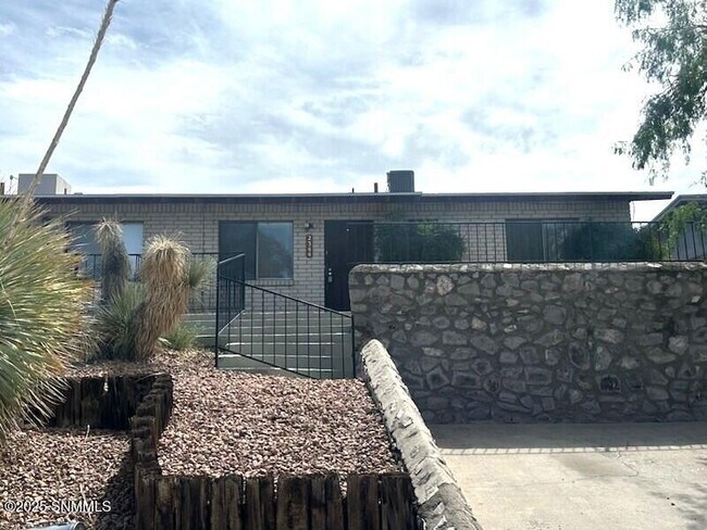 Foto del edificio - 2344 Saturn Cir