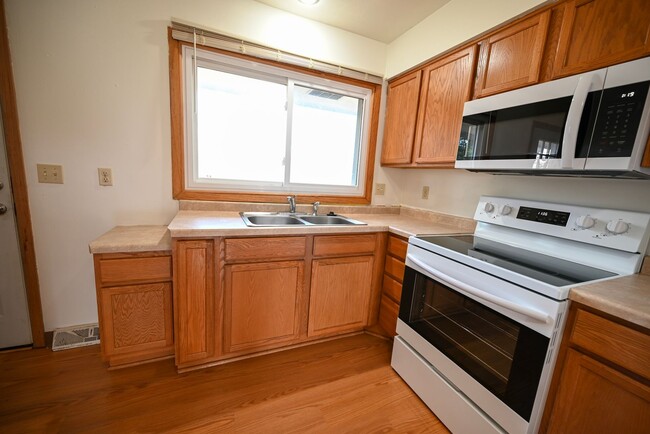 Foto del edificio - Summit Ave. Duplex