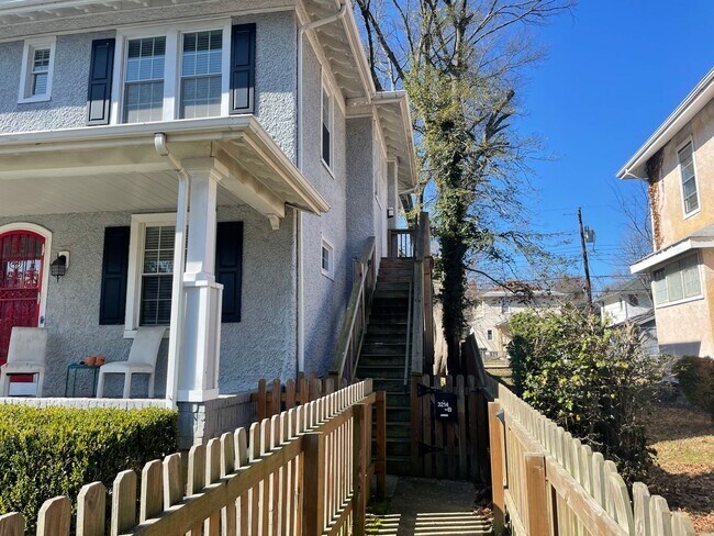 Building Photo - 3214 N Ave Unit B
