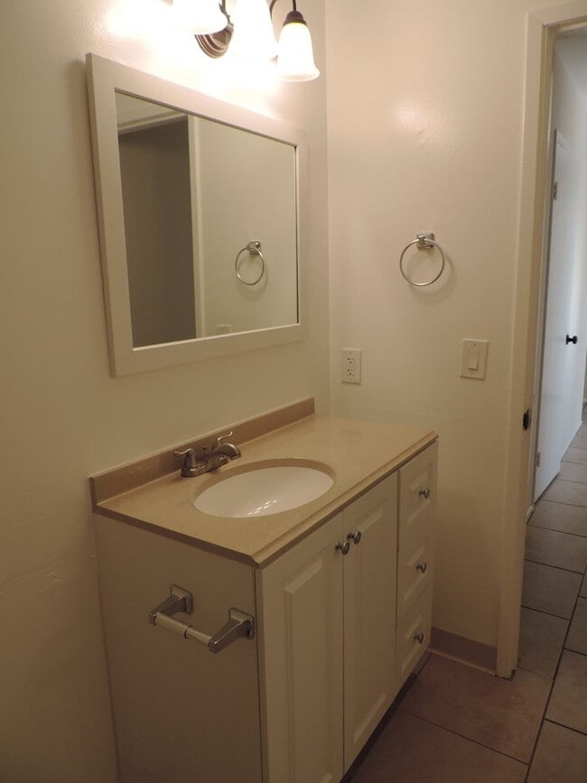 Foto del edificio - MG11-1036-1038 Dodge Drive