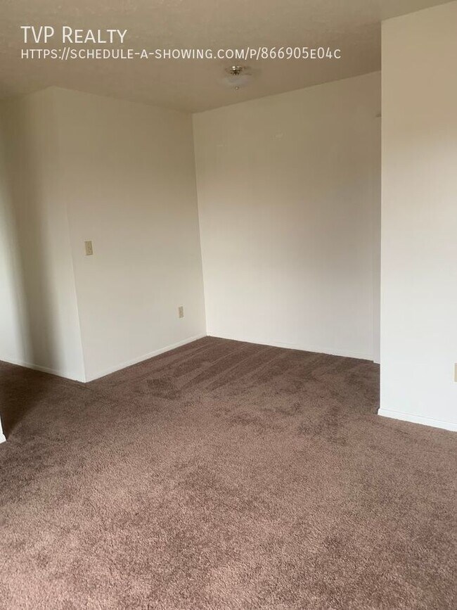 Foto del edificio - 132 Fox Hill Ln