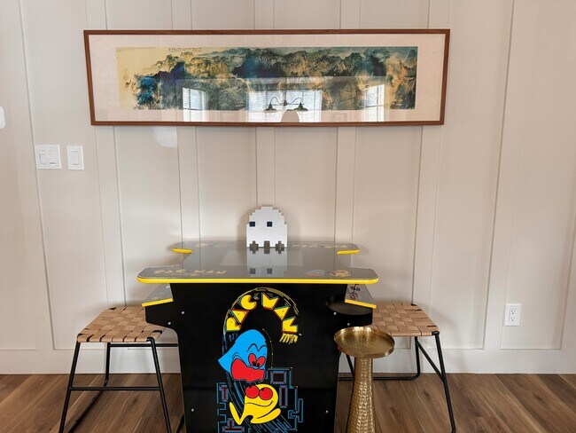 Foto del edificio - 435 Pineview Dr