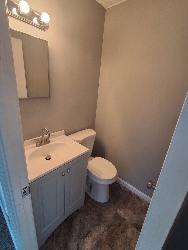 Foto del edificio - 2541 Huntington Dr