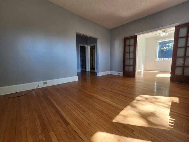 Building Photo - 239 Lipton St