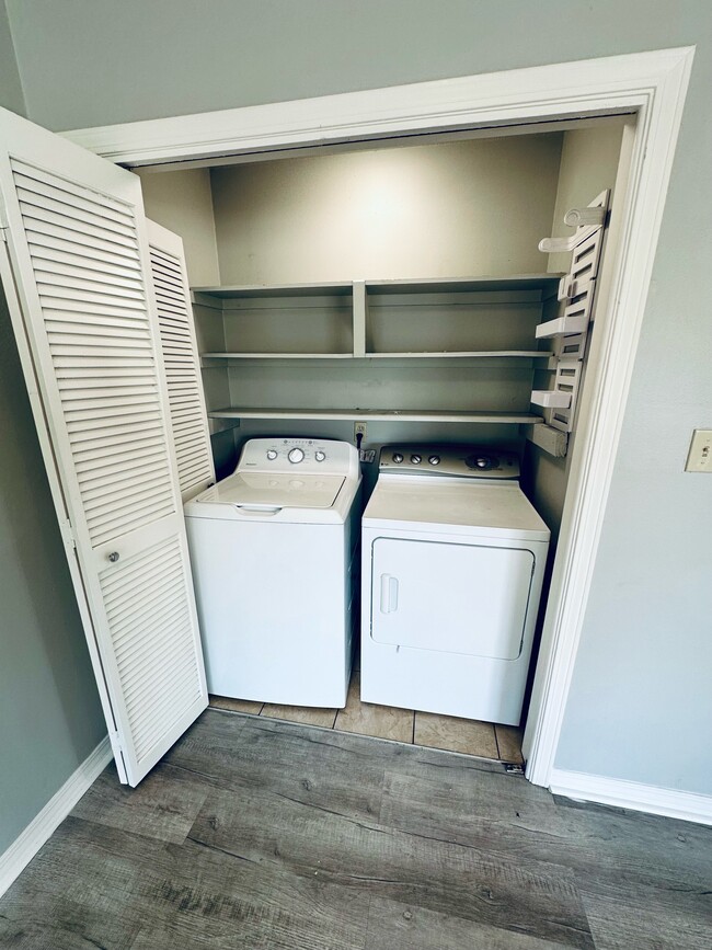 Building Photo - 110 5th St