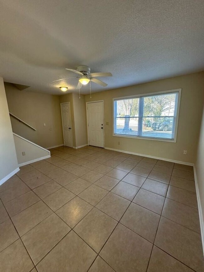 Building Photo - 129 Inlet Reach Cir