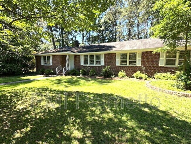 Foto del edificio - 529 Skyland Dr