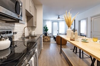 Interior Photo - WOODBURN EXCHANGE