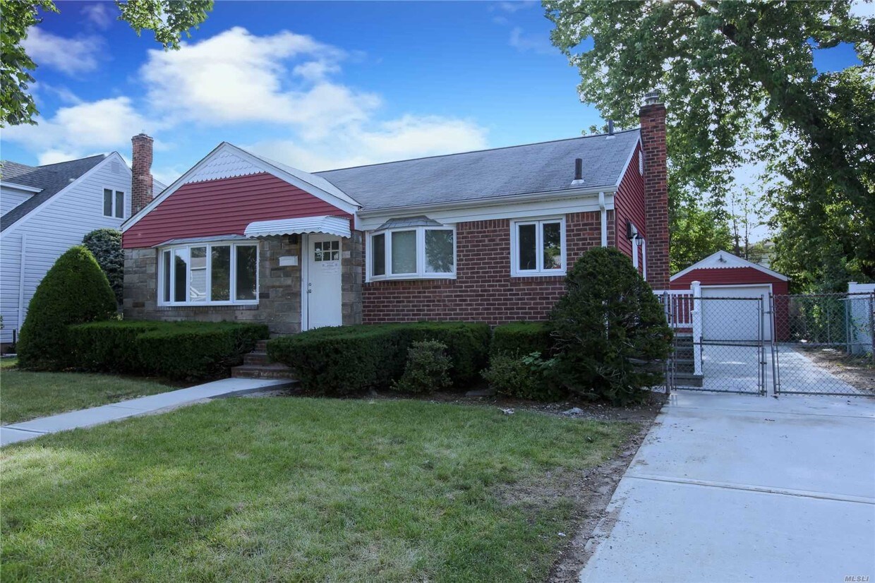 Primary Photo - 148 Carol Rd