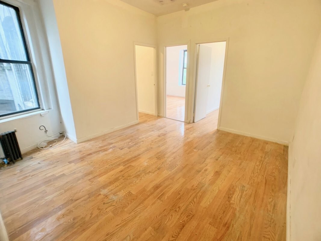 Primary Photo - 527 W 135th St