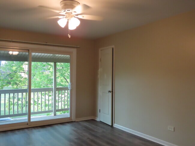 Building Photo - 9721 Ravinia Ln