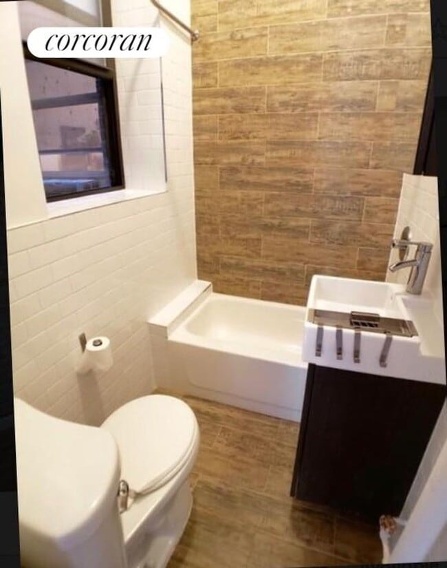 Building Photo - 420 St Nicholas Ave