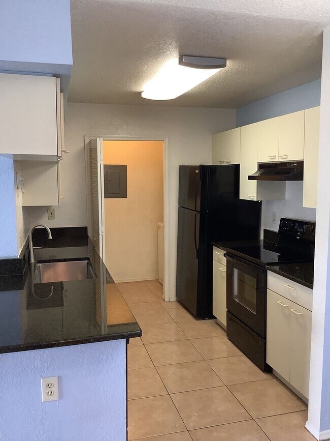 Foto del edificio - 2550 N Alafaya Trail