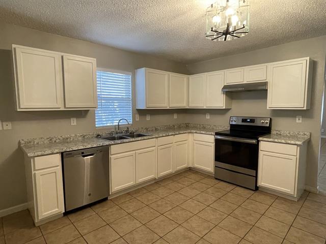 Foto del edificio - 5619 Swan Lake Dr