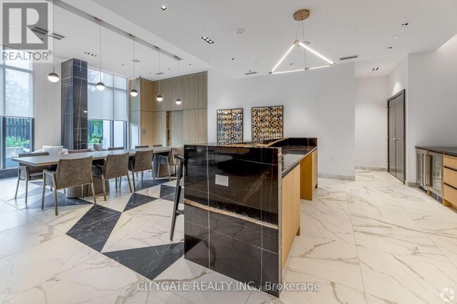 Photo du bâtiment - 202 Burnhamthorpe Rd E