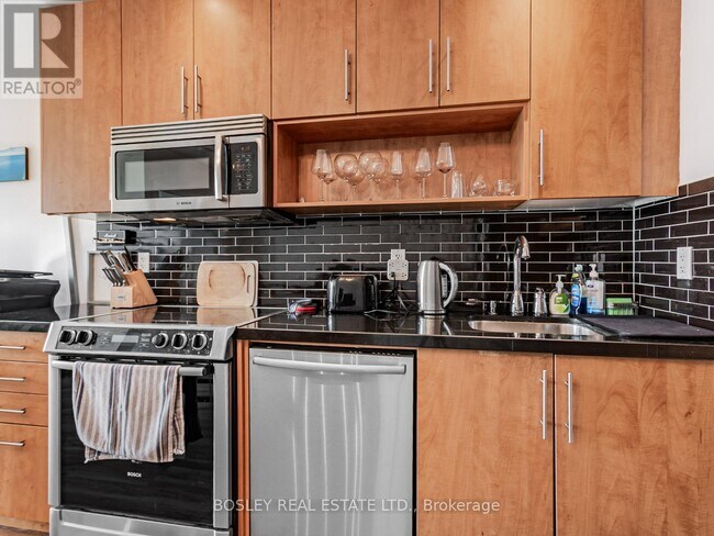 Photo du bâtiment - 120 Homewood Ave