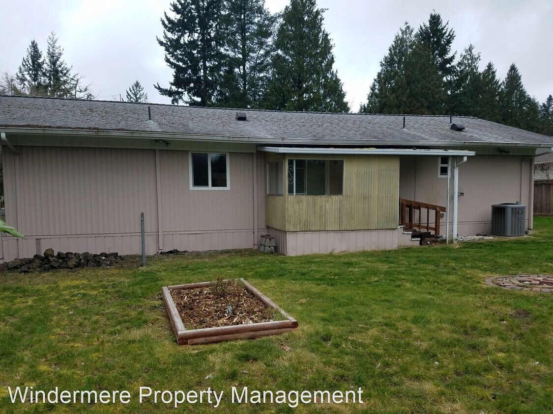 Building Photo - 2 br, 1.5 bath House - 892 NE Riddell Road