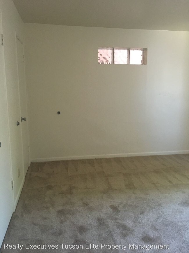 Building Photo - 2 br, 1 bath House - 4106 E. Pima St