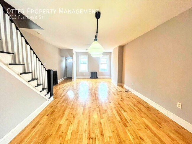 Building Photo - 3BR/1.5BA Beautiful Historic Row Home with...
