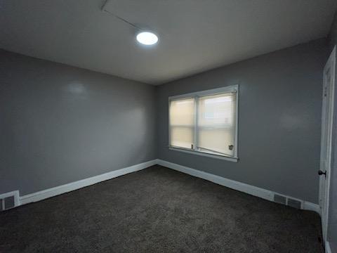 Foto del edificio - 2945 E 128th St