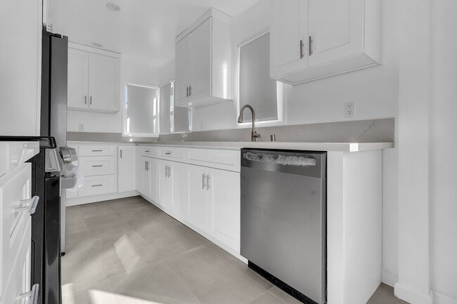 Building Photo - 1155 W Exposition Blvd