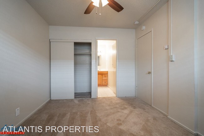 Foto del edificio - 1088 Roewill Dr