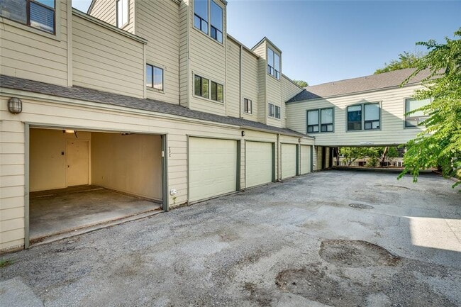 Building Photo - 2612 San Pedro St