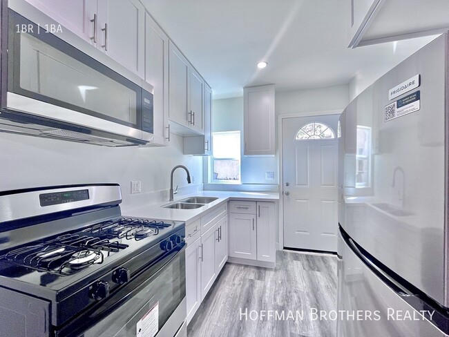 Foto del edificio - 420 N Sierra Bonita Ave