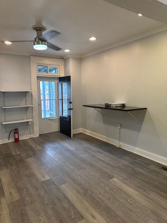 Foto del edificio - Spacious Home for Rent! Bonus Den Space! W...