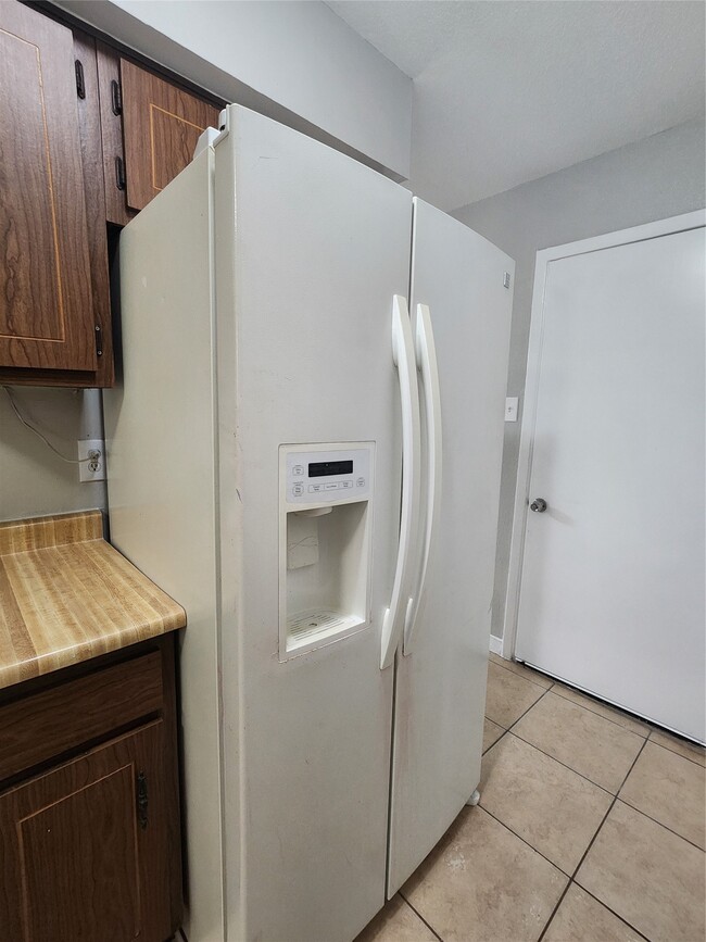 Building Photo - 4034 Belle Park Dr