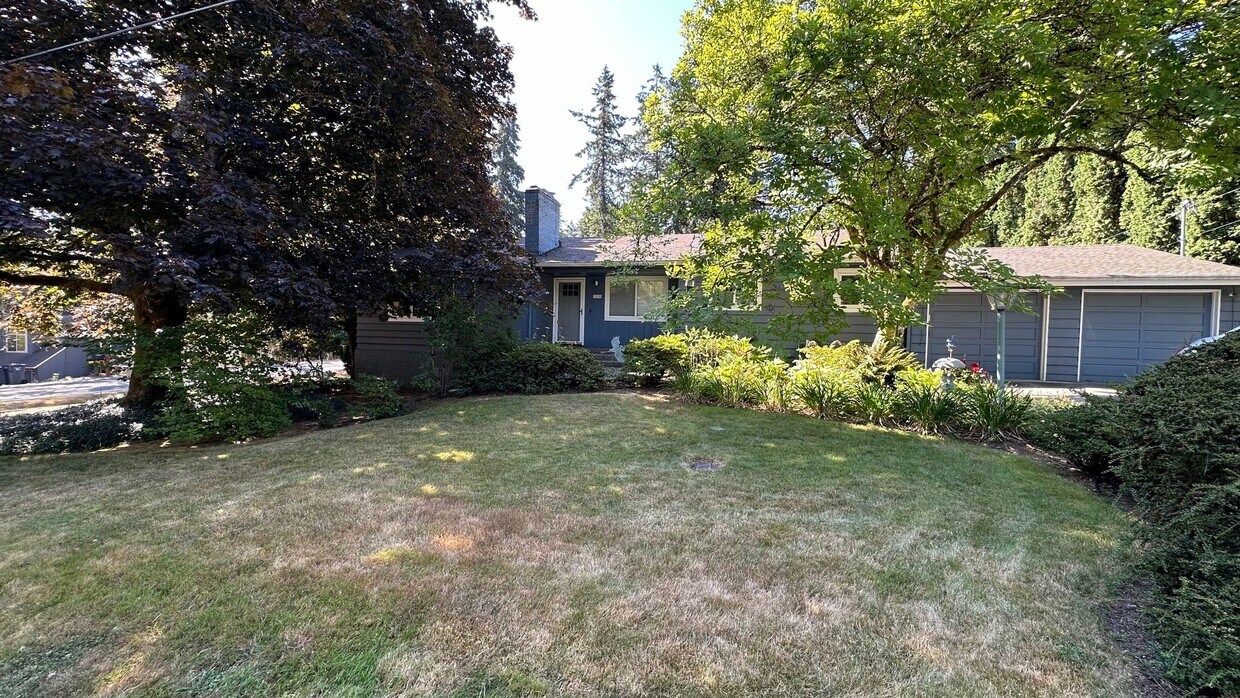Primary Photo - SW Portland, Spacious 2-Bed 2-Bath Home fo...
