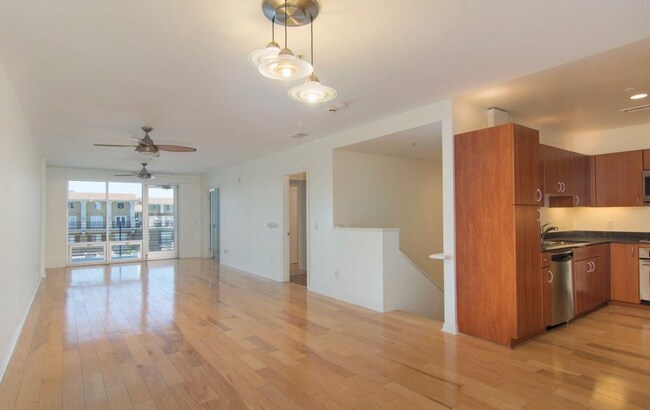 Foto del edificio - Bella Via India Street