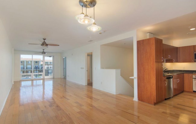 Building Photo - Bella Via India Street