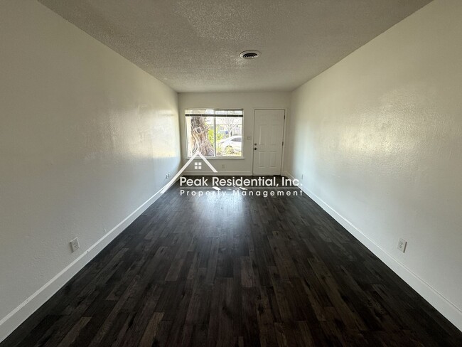 Foto del edificio - Very Nice 2bd/1ba Rancho Cordova Duplex