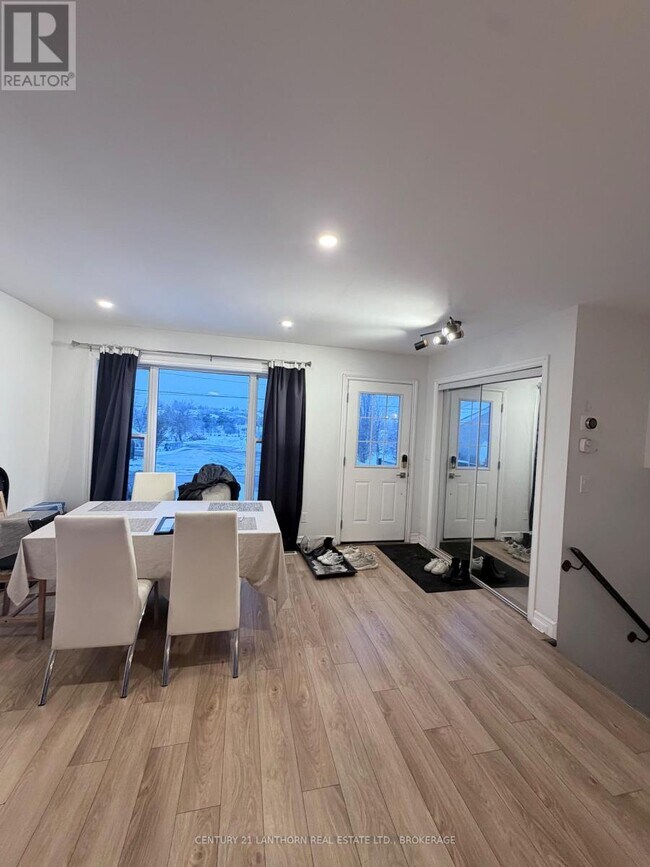 Photo du bâtiment - 252 Cannifton Rd N