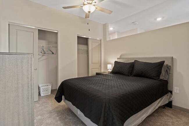 Foto del edificio - 1607 Centennial Park Blvd