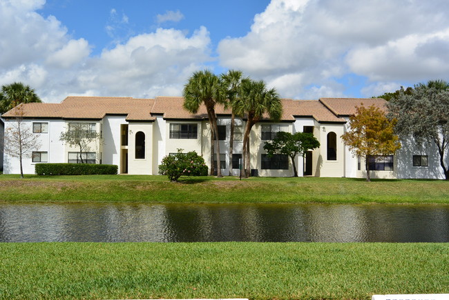 Building Photo - Innovo Living In Sunrise