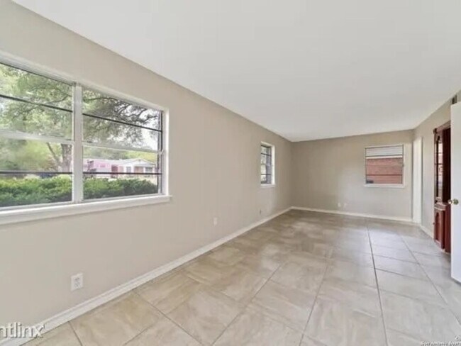 Foto del edificio - 3 Bedroom Single Family Home in San Antonio