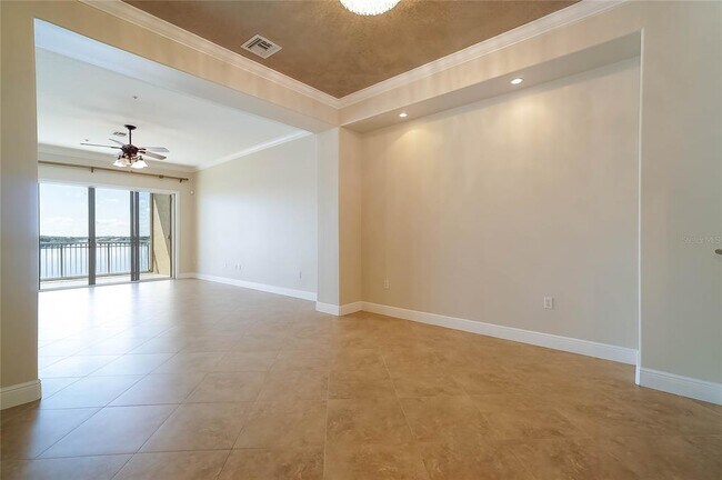 Building Photo - 8755 The Esplanade Ct