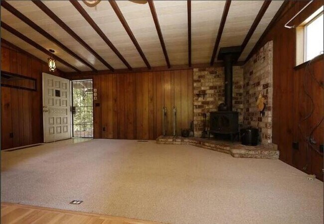 Foto del edificio - Welcome to 25496 Meadow Dr!