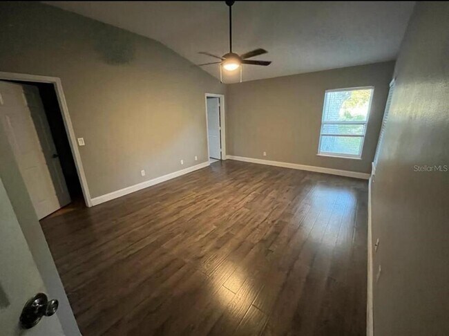 Foto del edificio - 984 Tavernier Cir NE