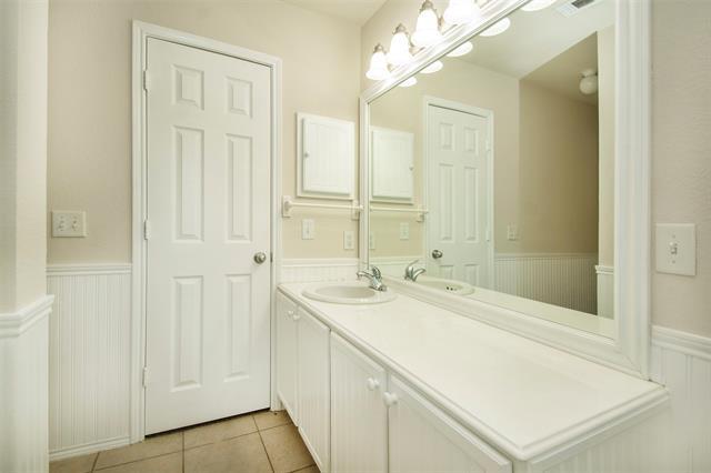 Foto del edificio - 4512 Blue Jay Ln