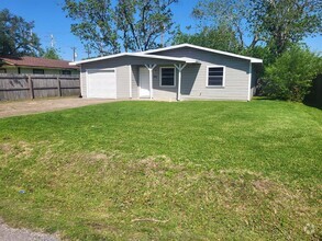 Building Photo - 1406 N Appomattox Dr