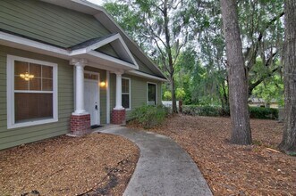 Building Photo - 1563 NW 29 Rd